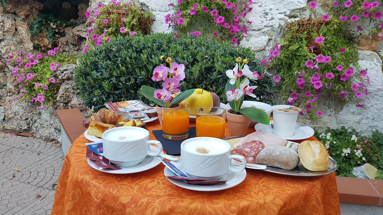 Orchidea Residence Hotel Финале Лигуре Екстериор снимка